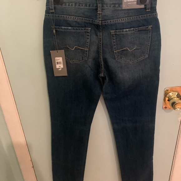 Selling women 7 jeans nwt any questions please ask 😊💕 - Picture 3 of 7